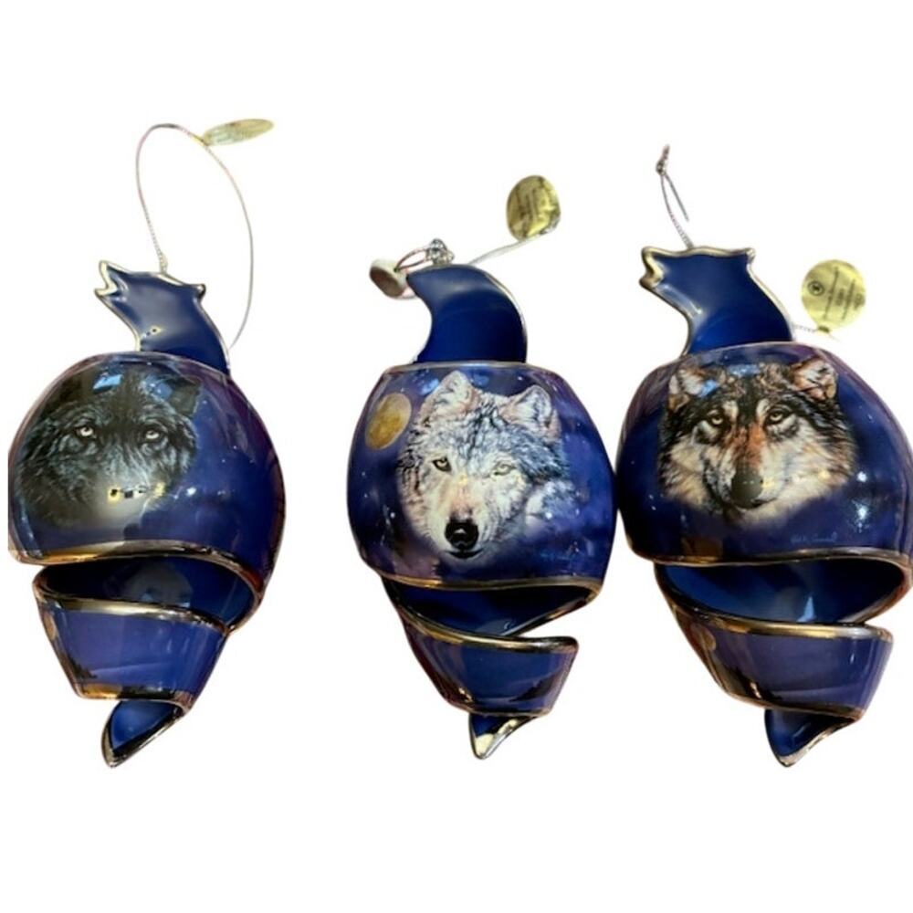 Bradford Editions Vision of the Night Ornament Heirloom Porcelain Wolfs 2003